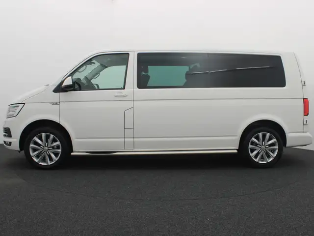 Volkswagen Transporter view 2