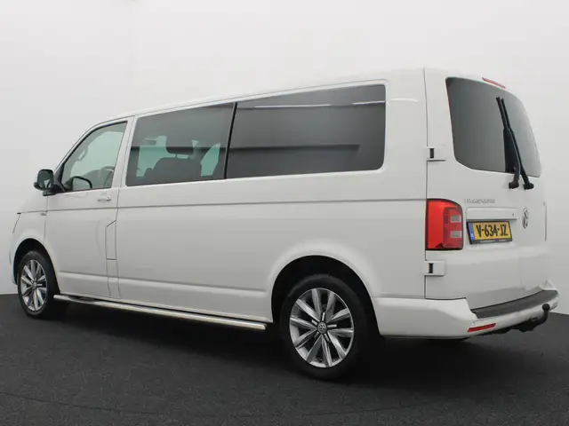 Volkswagen Transporter view 3