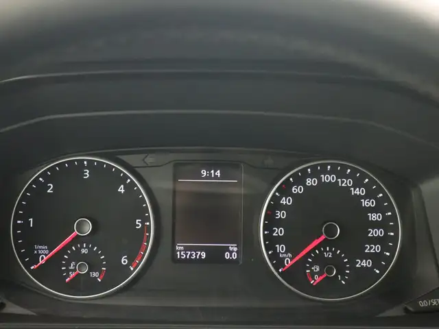 Volkswagen Transporter view 26