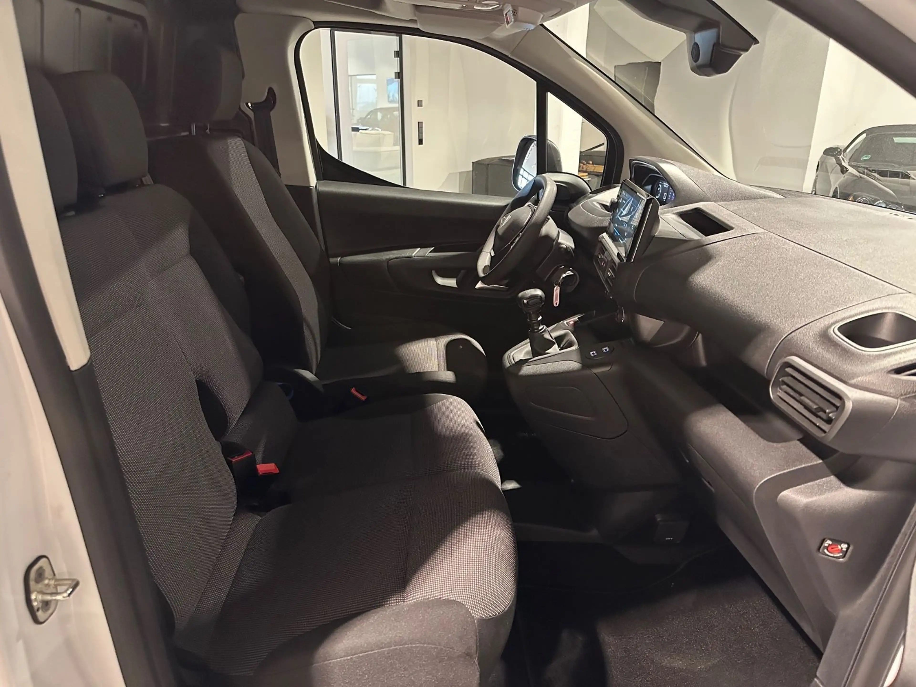 Peugeot Partner L1H1/M *Carplay,Klima,Kam.,Tempo* — photo 15