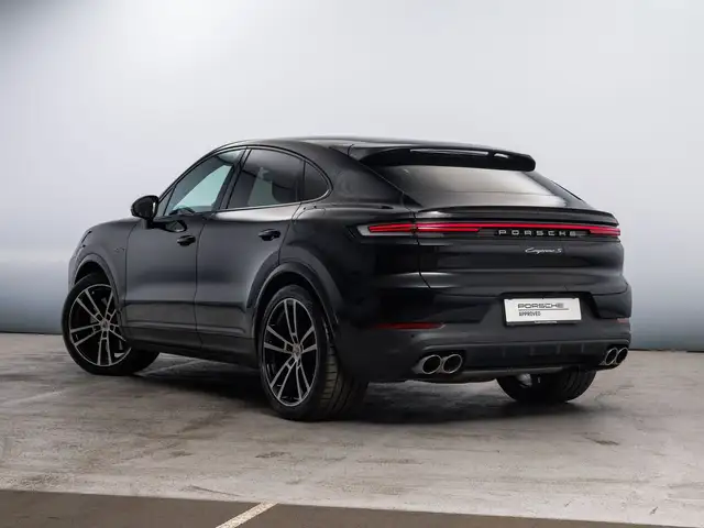 Porsche Cayenne view 3