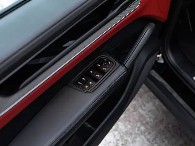 Porsche Cayenne view 15