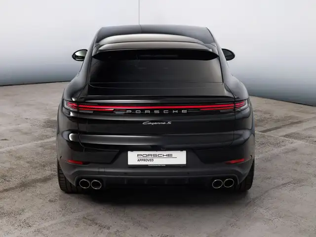 Porsche Cayenne view 11