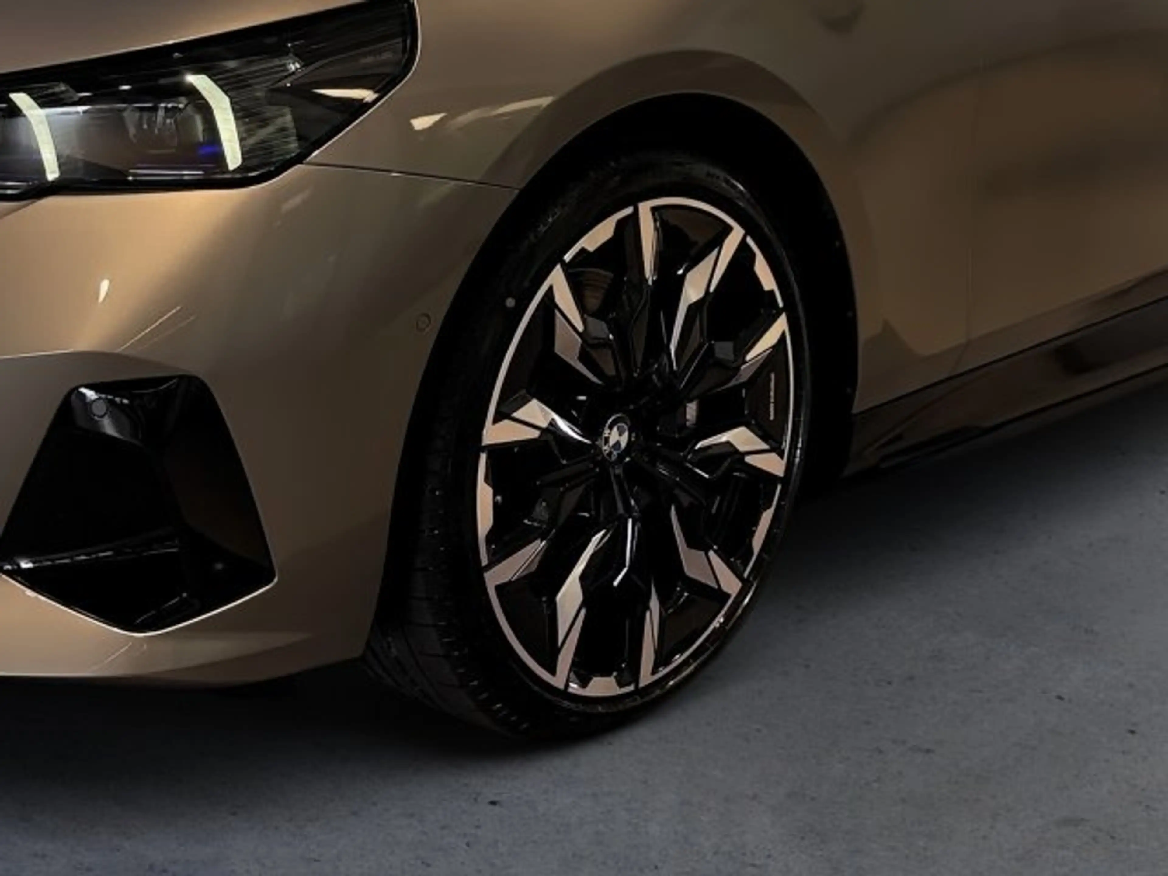 BMW i5 eDrive40 Touring — photo 4