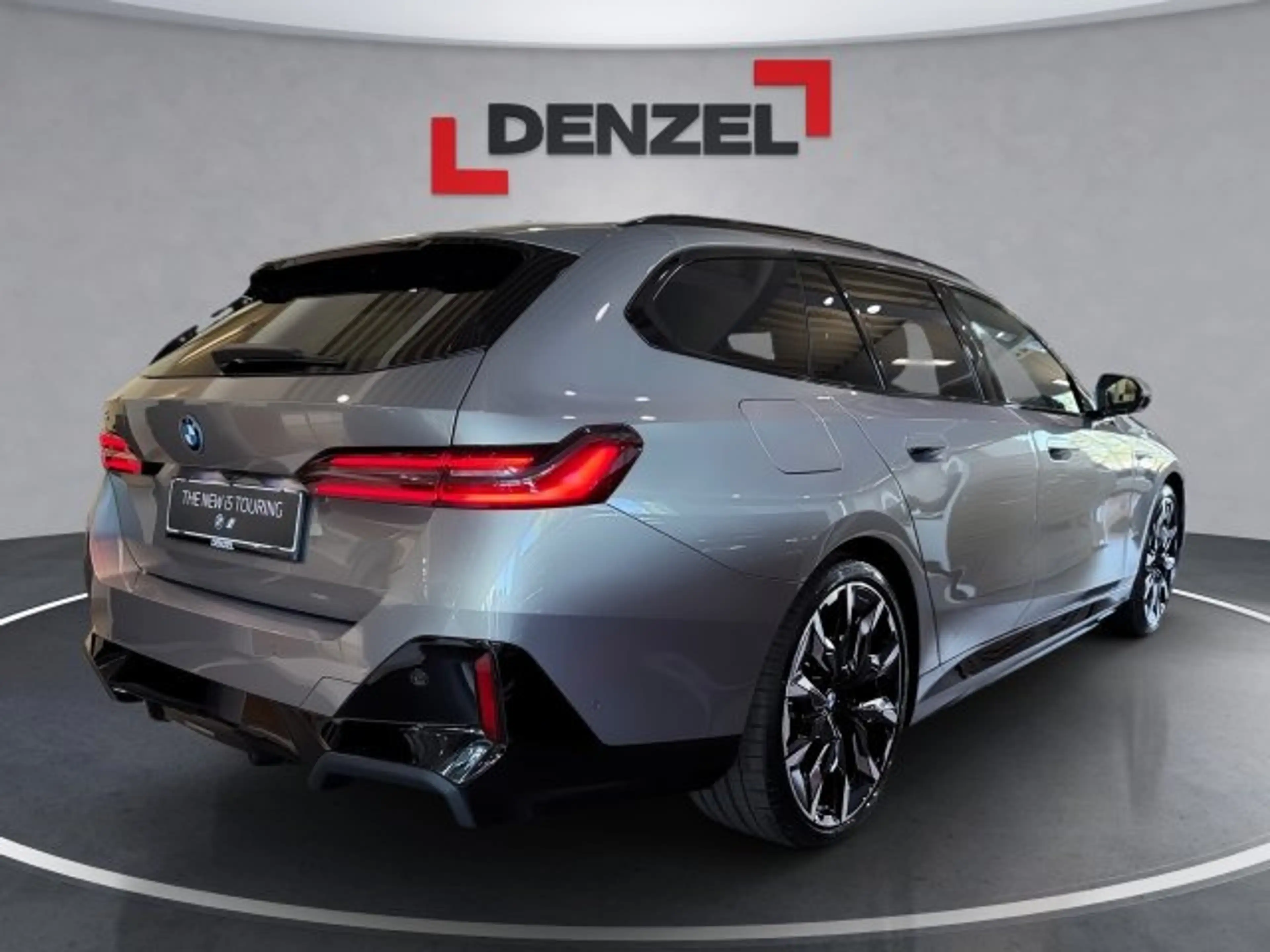 BMW i5 eDrive40 Touring — photo 10