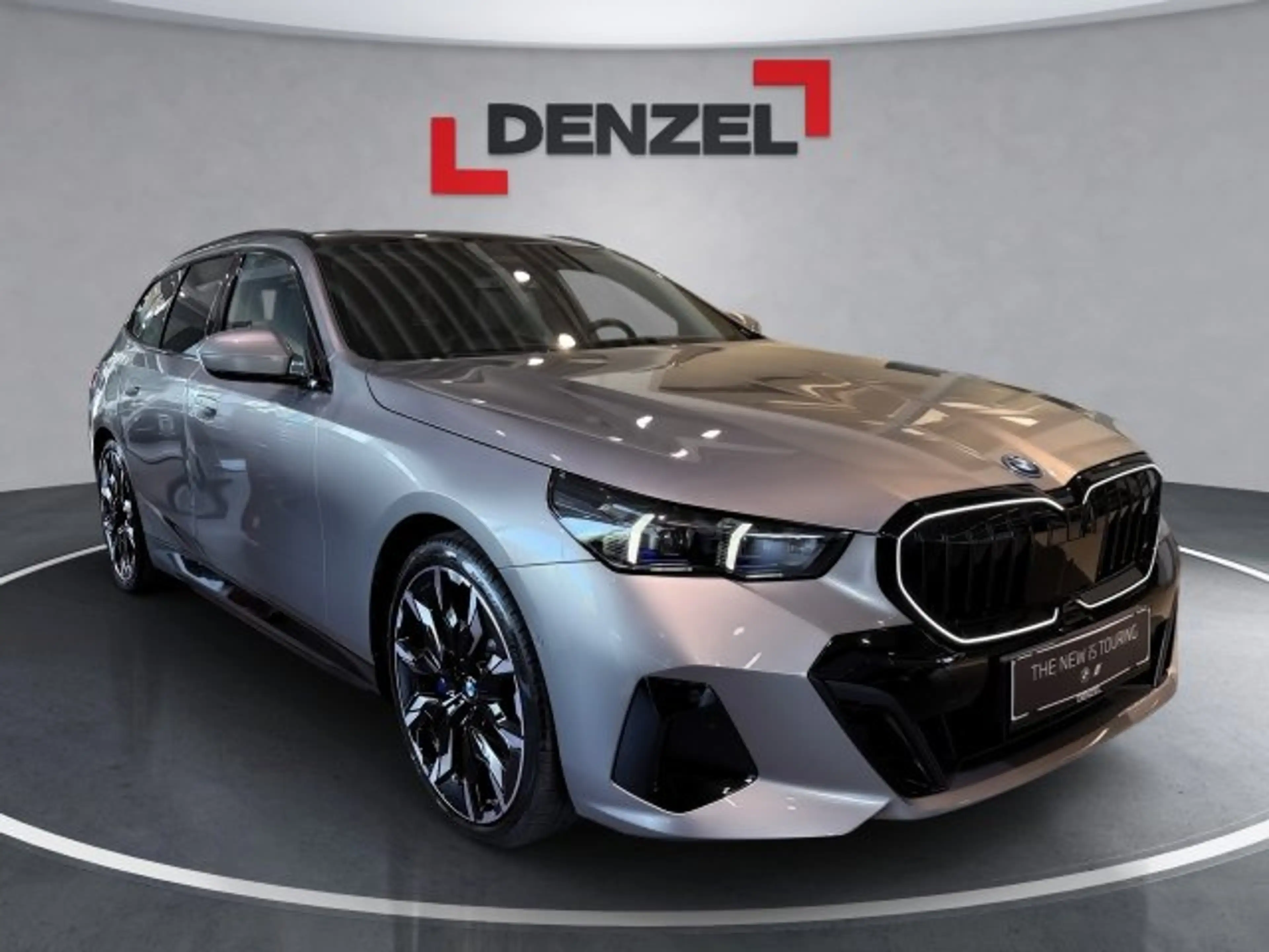 BMW i5 eDrive40 Touring — photo 8