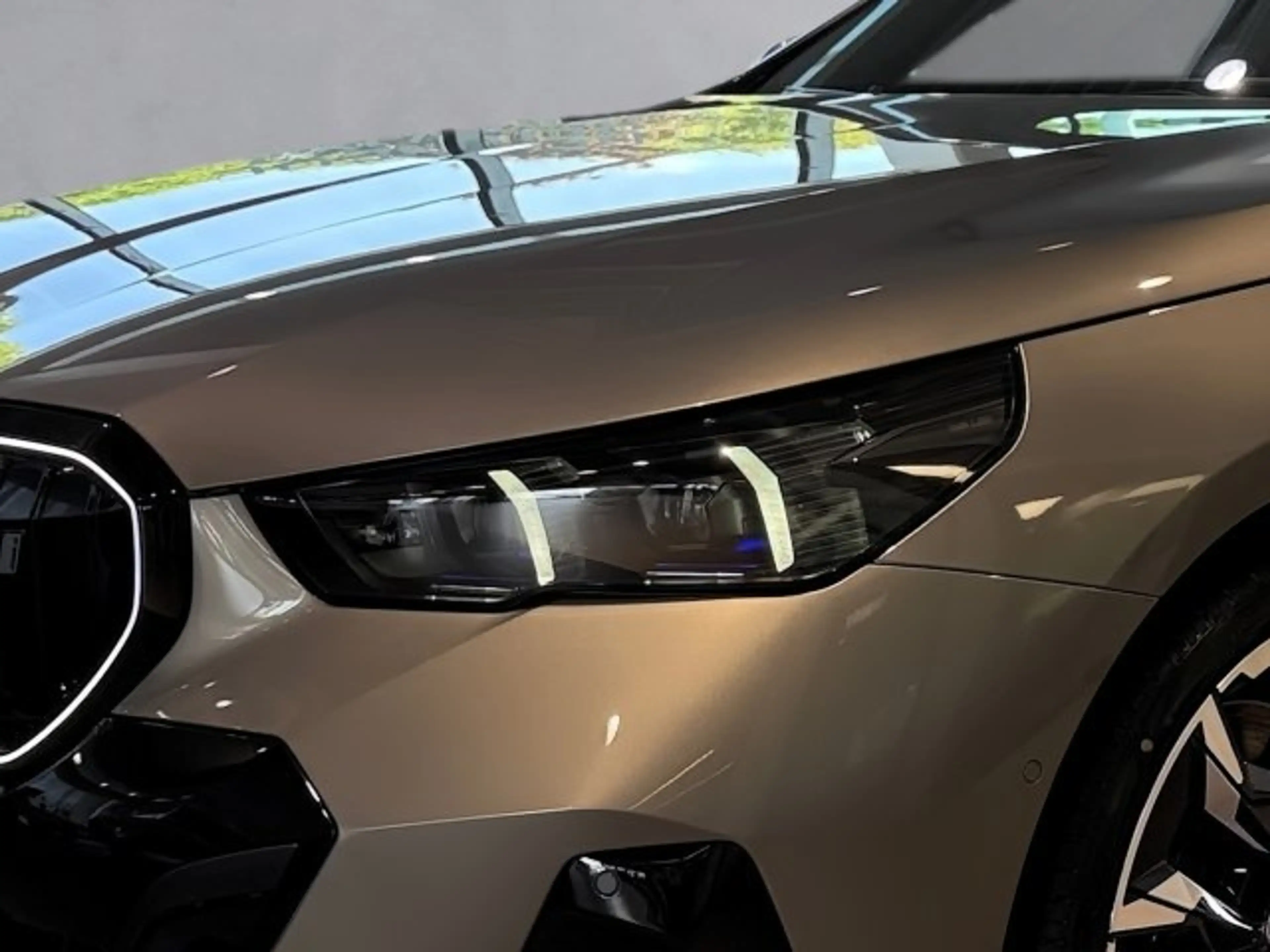 BMW i5 eDrive40 Touring — photo 3
