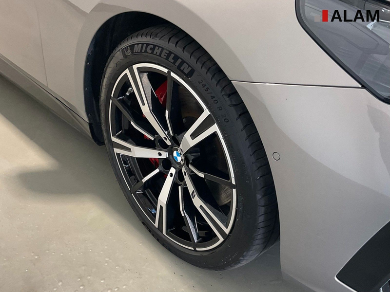 BMW 540 d xDrive Lim. M Sport ACC B&W HUD Pano 360° — photo 10