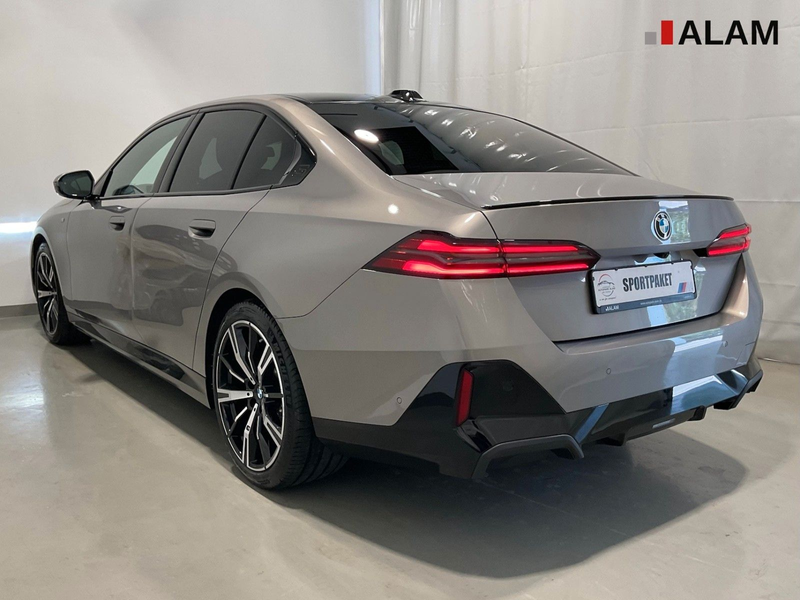 BMW 540 d xDrive Lim. M Sport ACC B&W HUD Pano 360° — photo 5