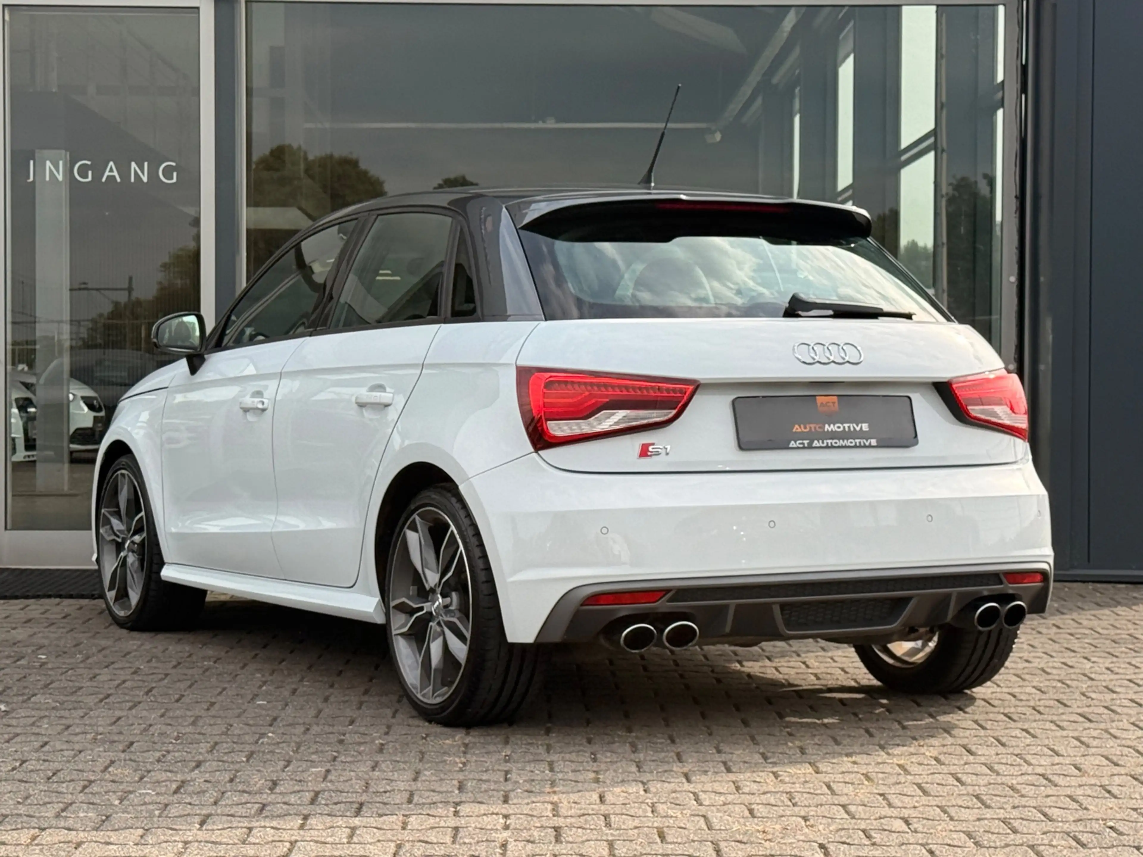 Audi S1 Sportback 2.0 TFSI S1 Quattro Pro Line Plus — photo 10