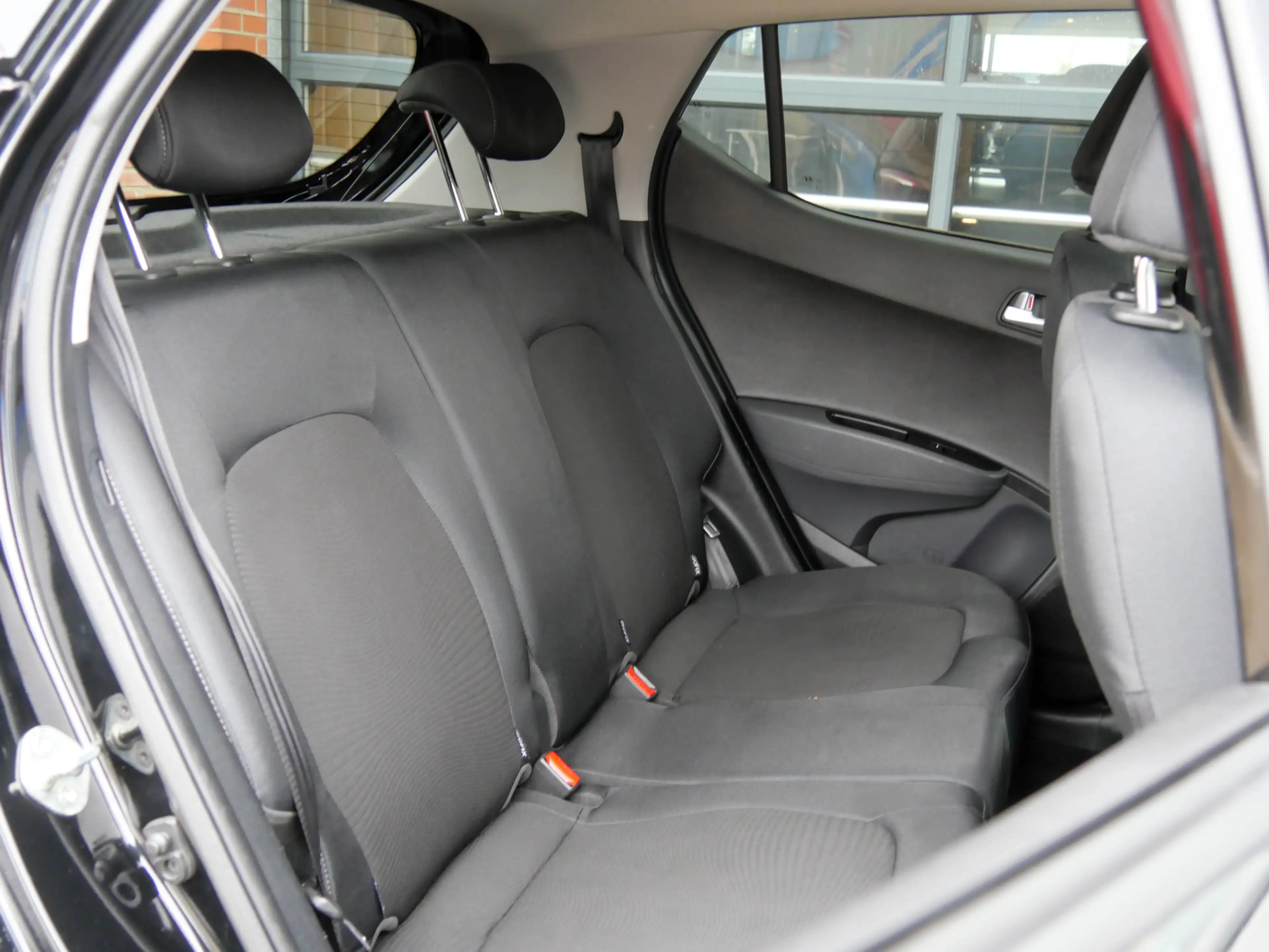 Hyundai i10 1.0i Premium | TREKHAAK | APPLE CARPLAY / ANDROID — photo 15