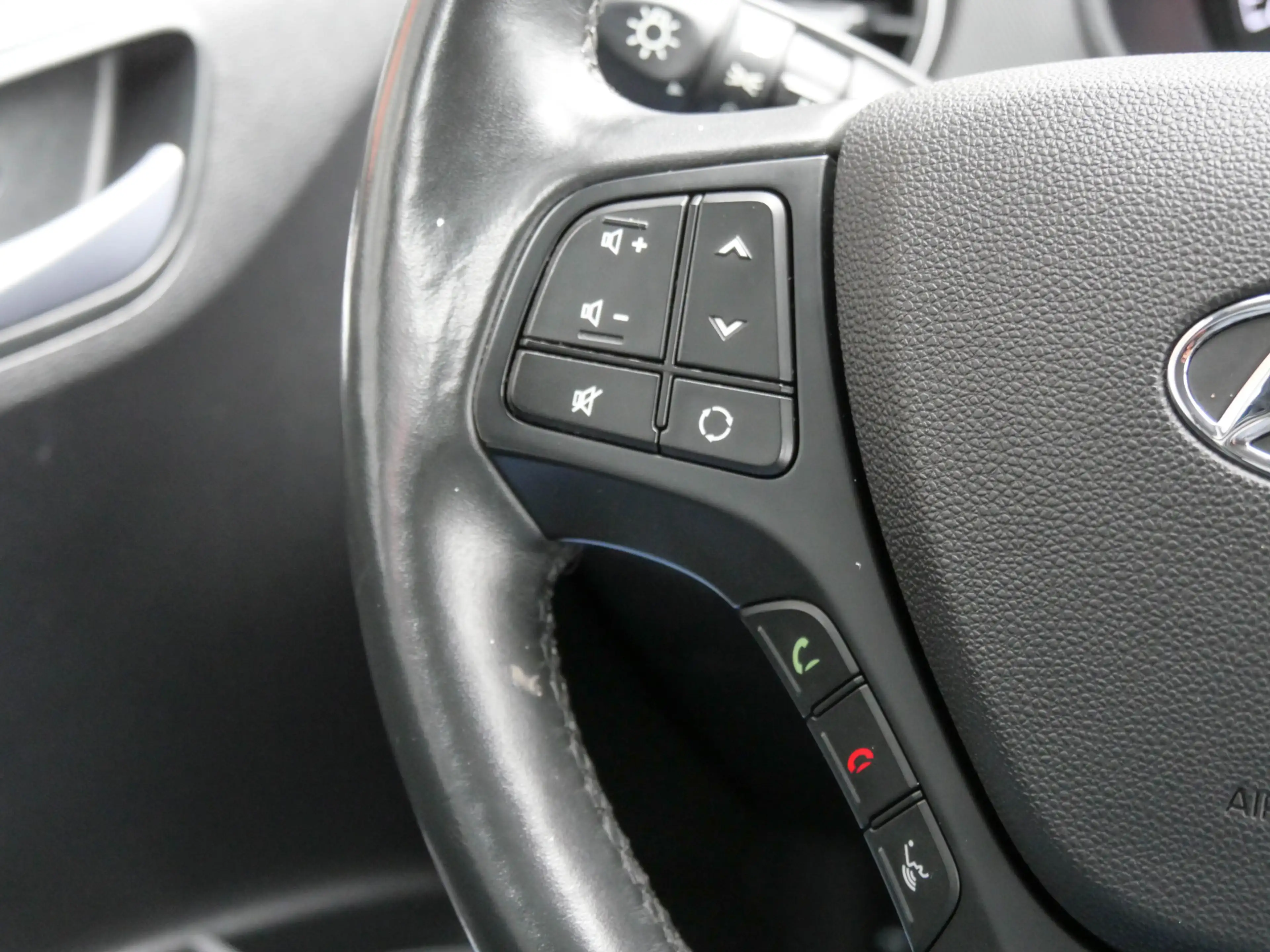 Hyundai i10 1.0i Premium | TREKHAAK | APPLE CARPLAY / ANDROID — photo 10