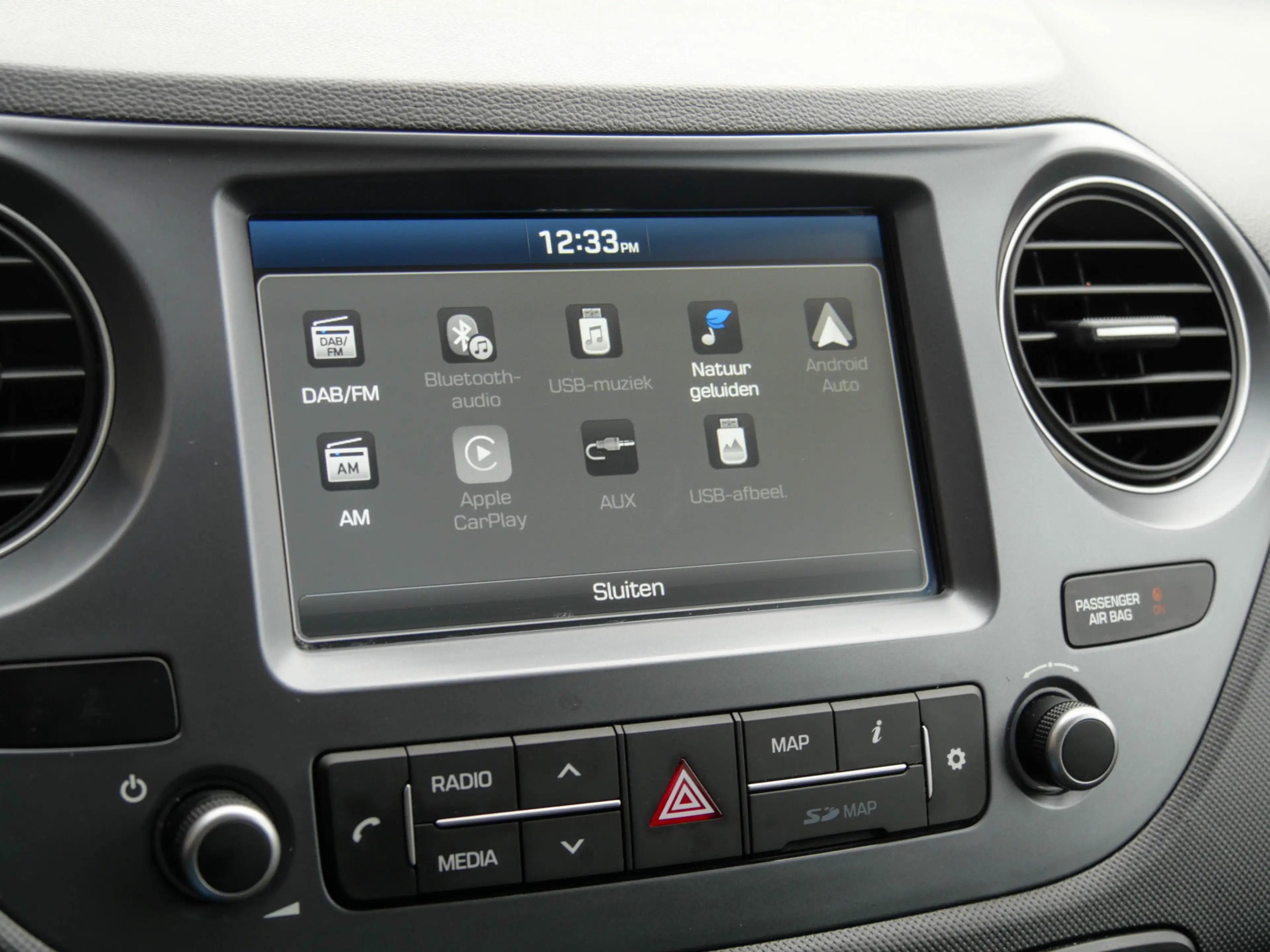 Hyundai i10 1.0i Premium | TREKHAAK | APPLE CARPLAY / ANDROID — photo 8