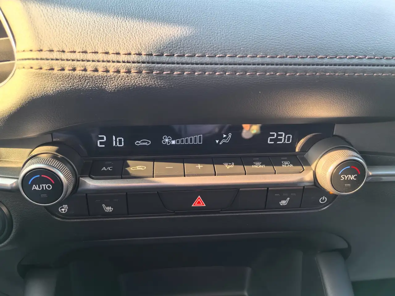 Mazda 3 снимка Mazda 3