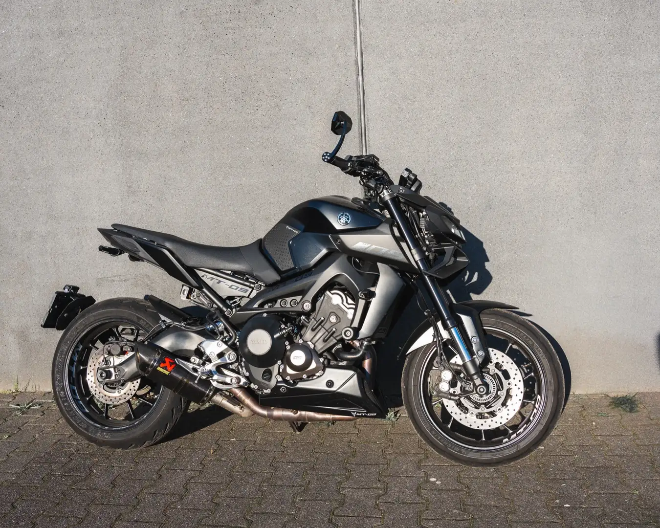 Yamaha MT-09 tech black full Akrapovic Černá - 2