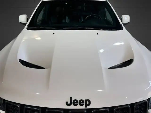 Jeep Grand Cherokee view 14