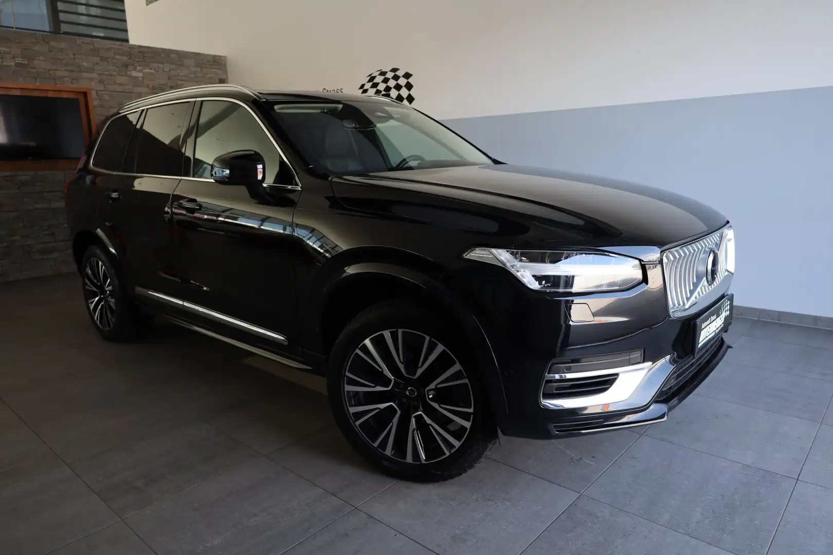 Volvo XC90 T8 AWD Recharge Plug-in Hybrid Ultra Bright Geartr Schwarz - 1