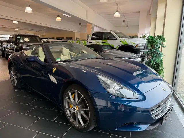 Ferrari California 4.3 V8 4-Sitzer°Vintage-Ästhetik°