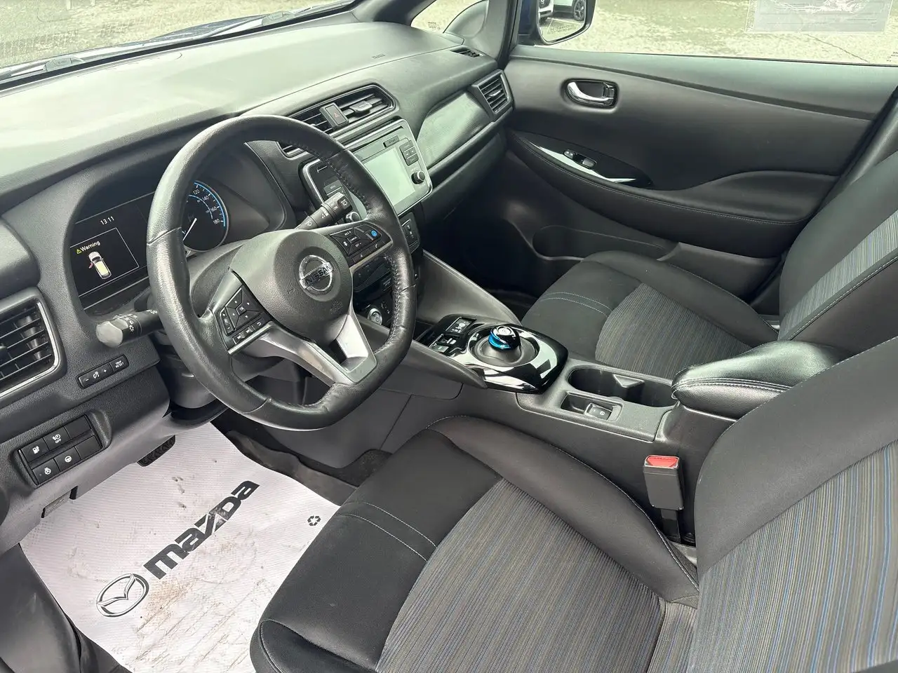 Nissan Leaf снимка Nissan Leaf