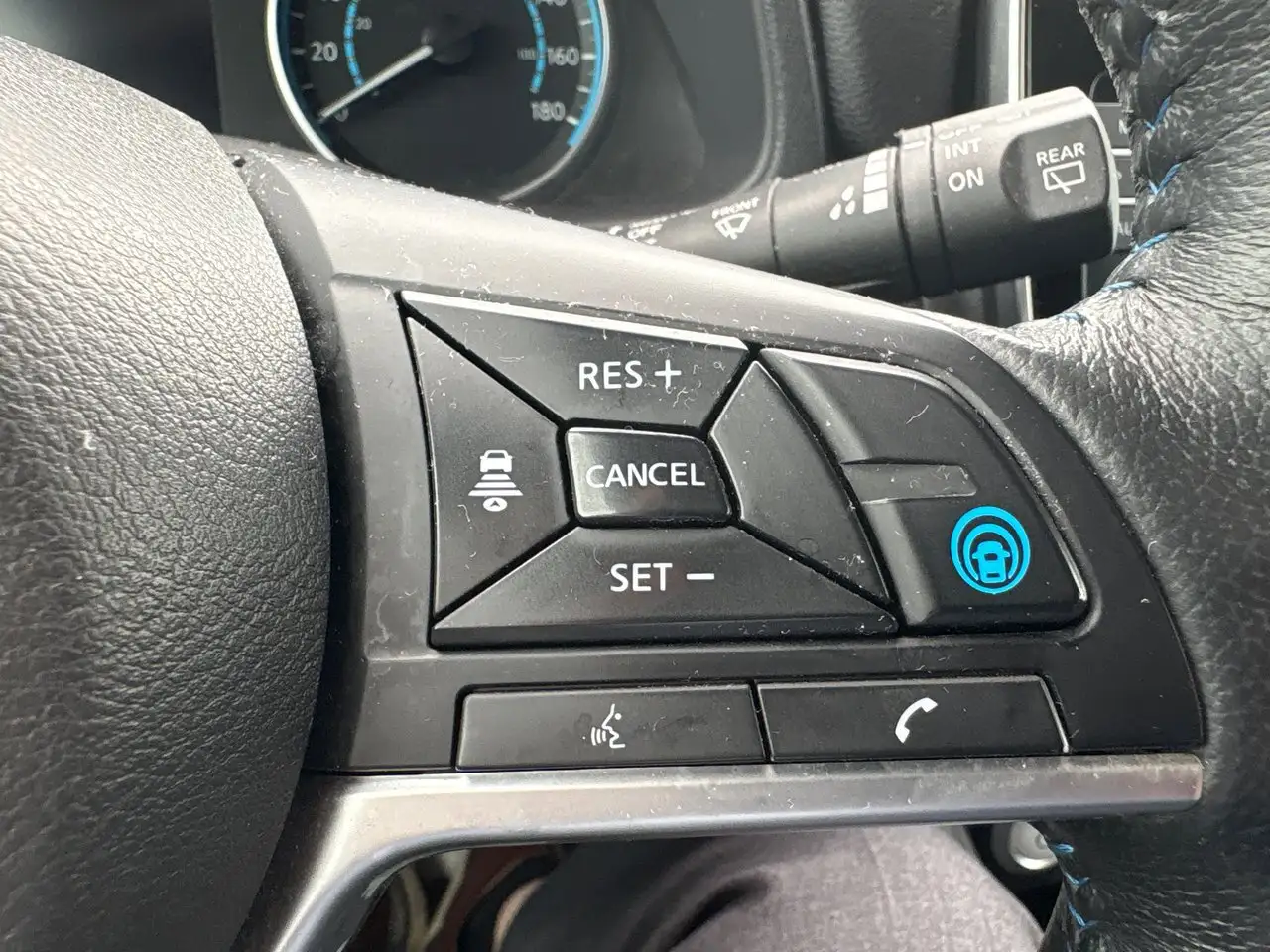 Nissan Leaf снимка Nissan Leaf