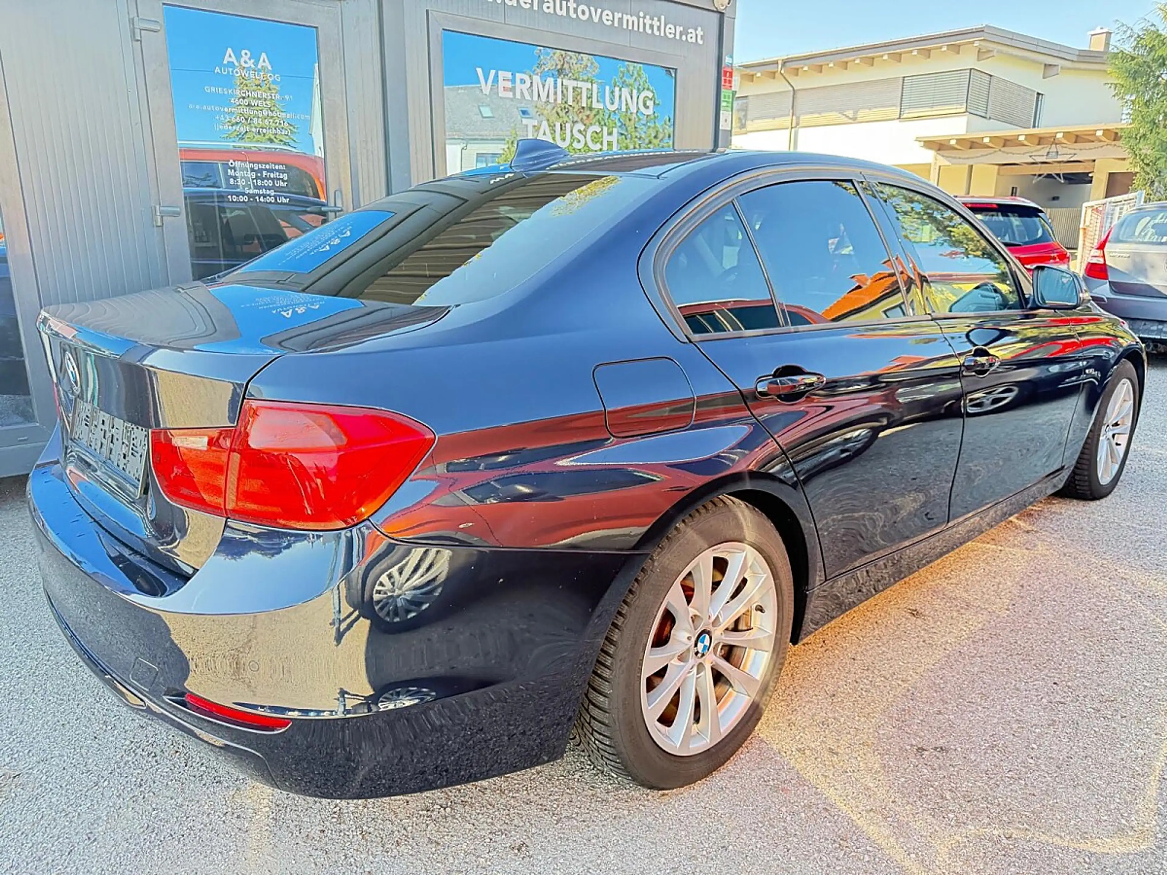 BMW 328 i Österreich-Paket Aut. — photo 3