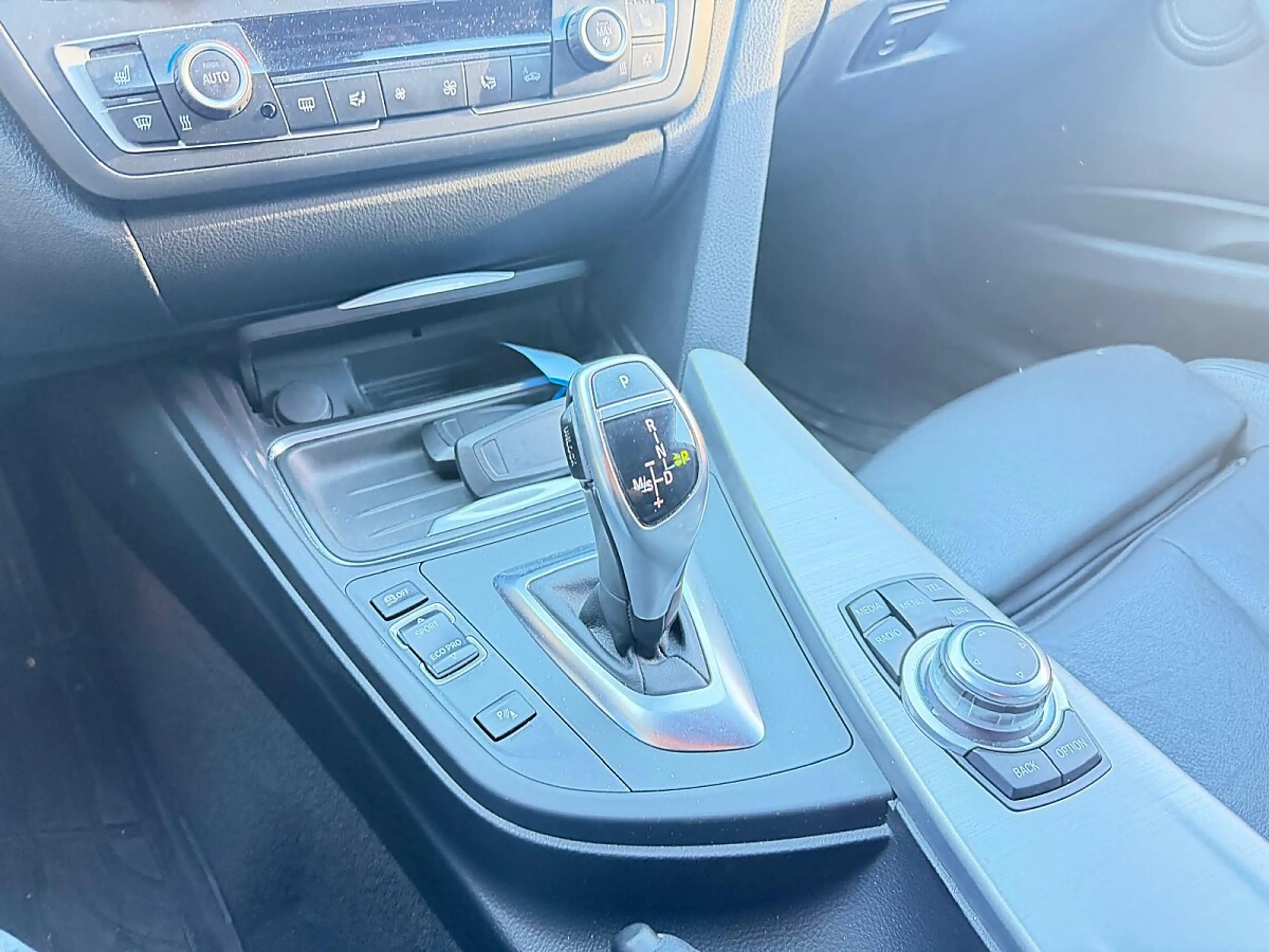 BMW 328 i Österreich-Paket Aut. — photo 8