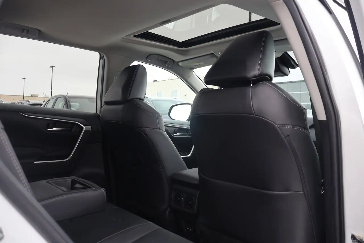 Toyota RAV 4 снимка Toyota RAV 4