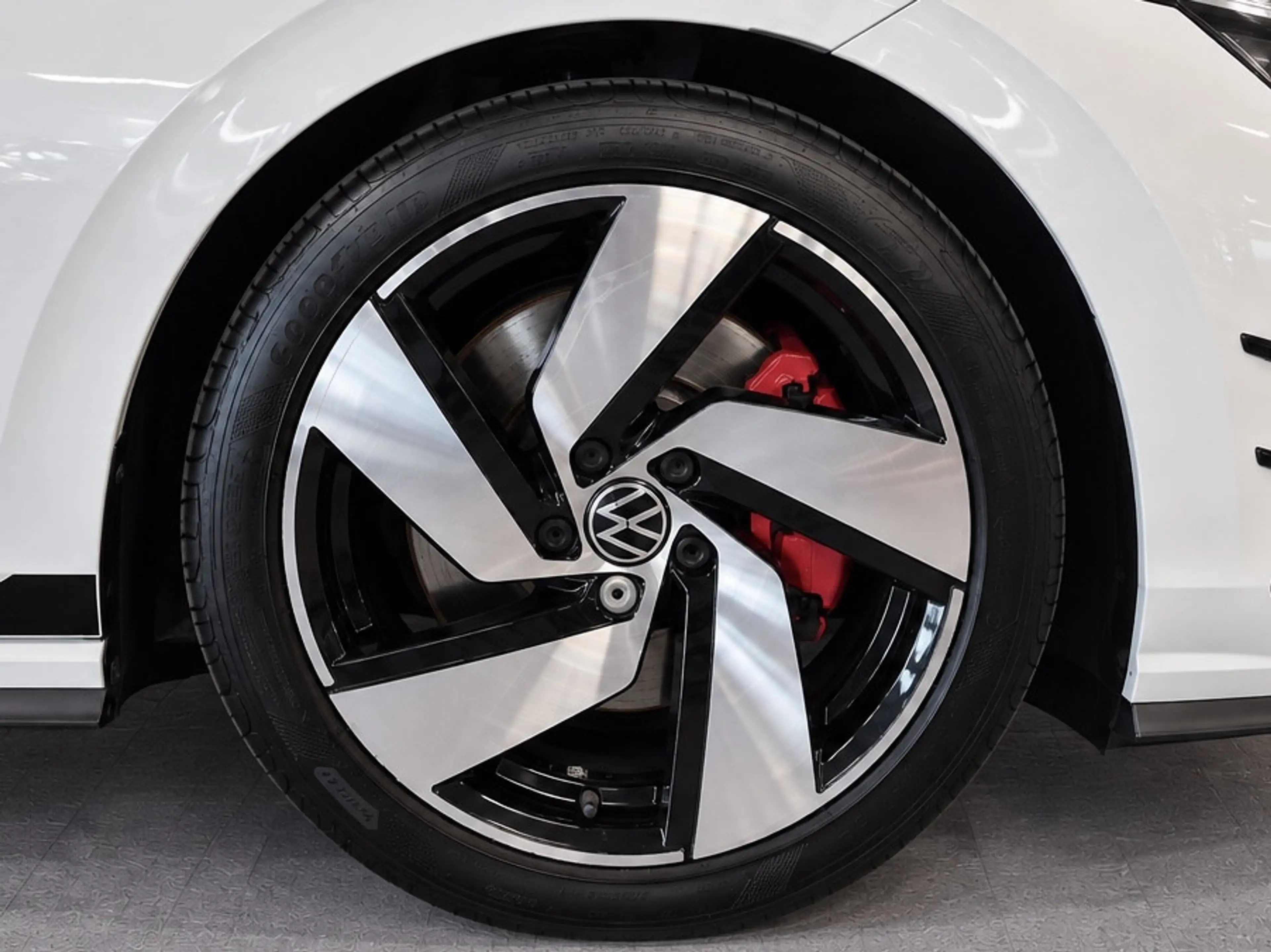 Volkswagen Golf GTI Golf 8 2.0 TSI 245 DSG PANO NAVI — photo 13