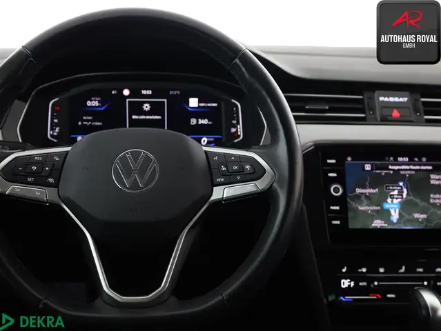 Volkswagen Passat view 10