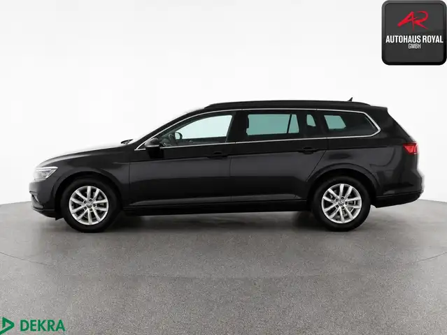 Volkswagen Passat view 2