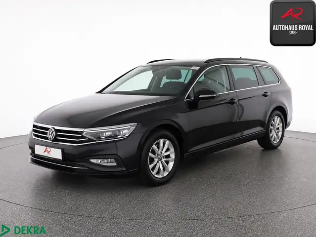 2023 Volkswagen Passat in Black for sale