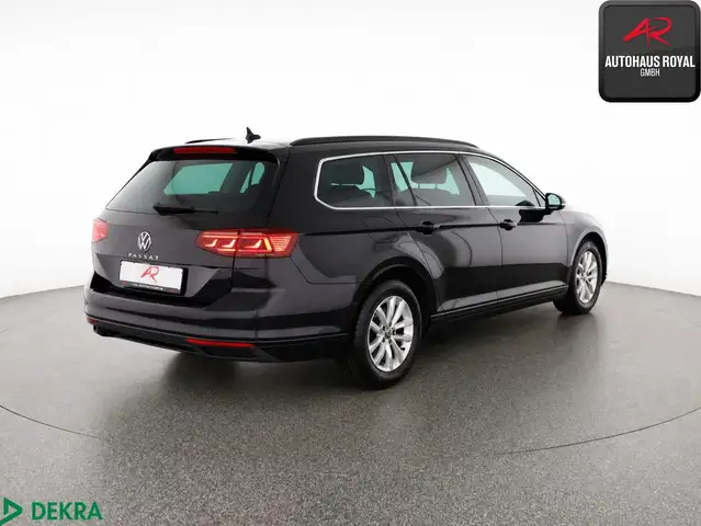 Volkswagen Passat view 5