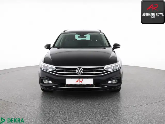 Volkswagen Passat view 8