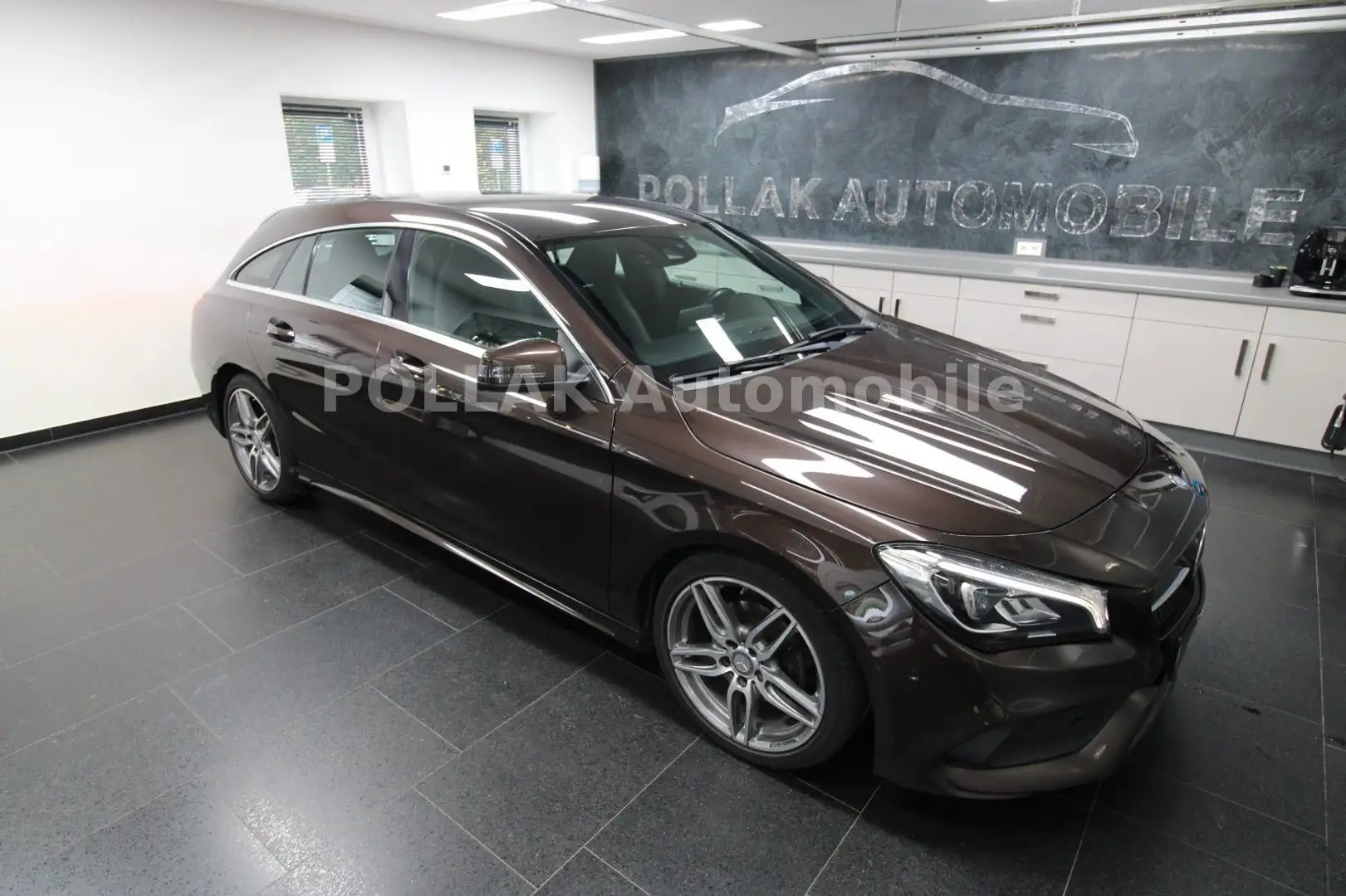 Mercedes-Benz CLA 200 SB*LED*LEDER*NAVI*AMG*SHZ*CAM*MFL*ACC*BC Brun - 2