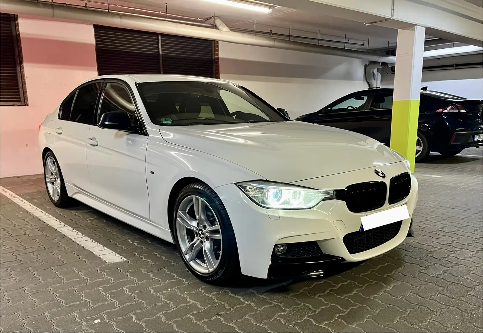 BMW 330 330d M-Paket Blanc - 1