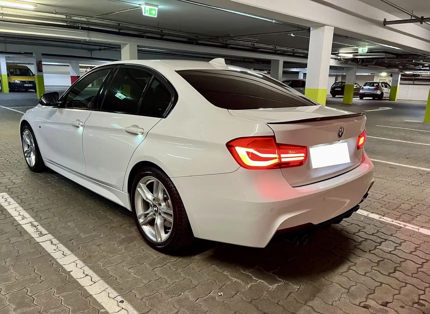 BMW 330 330d M-Paket Blanc - 2