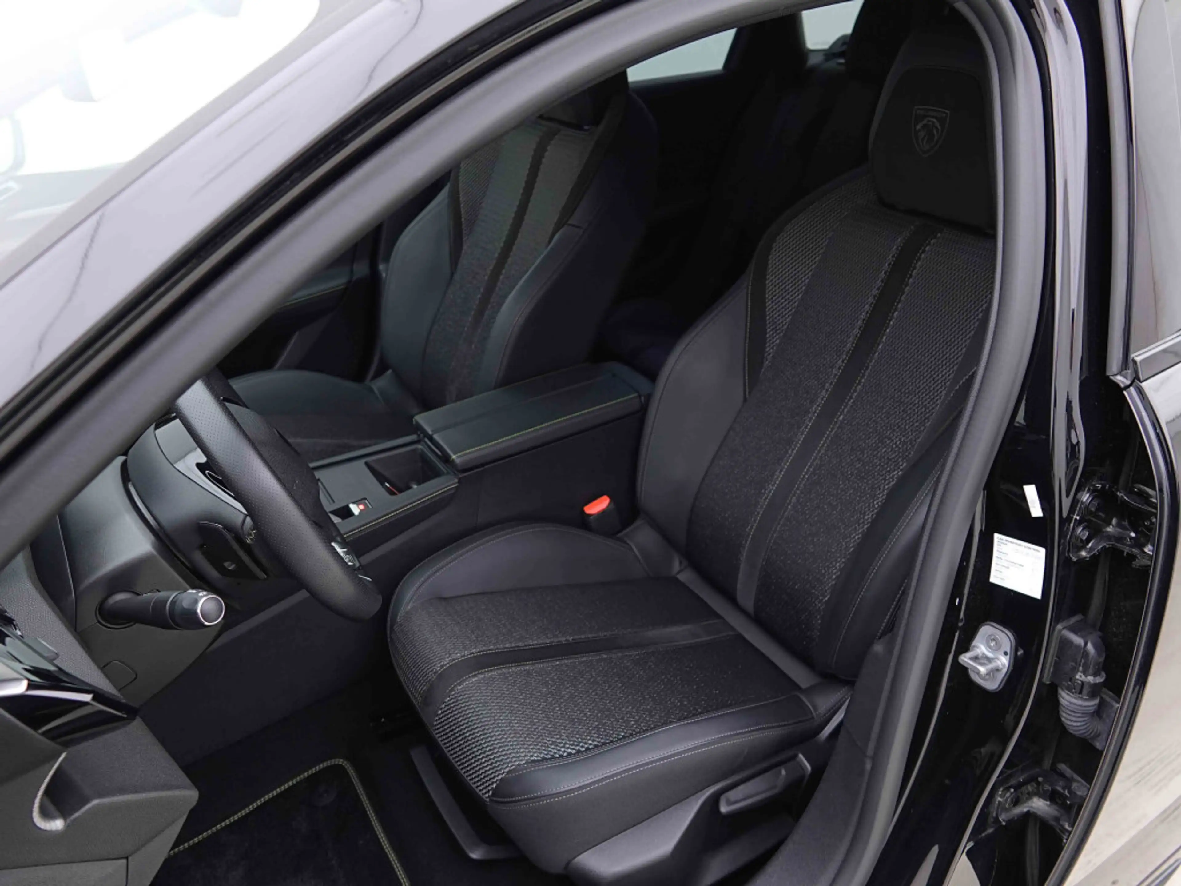 Peugeot 308 1.2 T 130 AUT SW GT | GPS | 360CAM | Focal Hi-Fi — photo 8