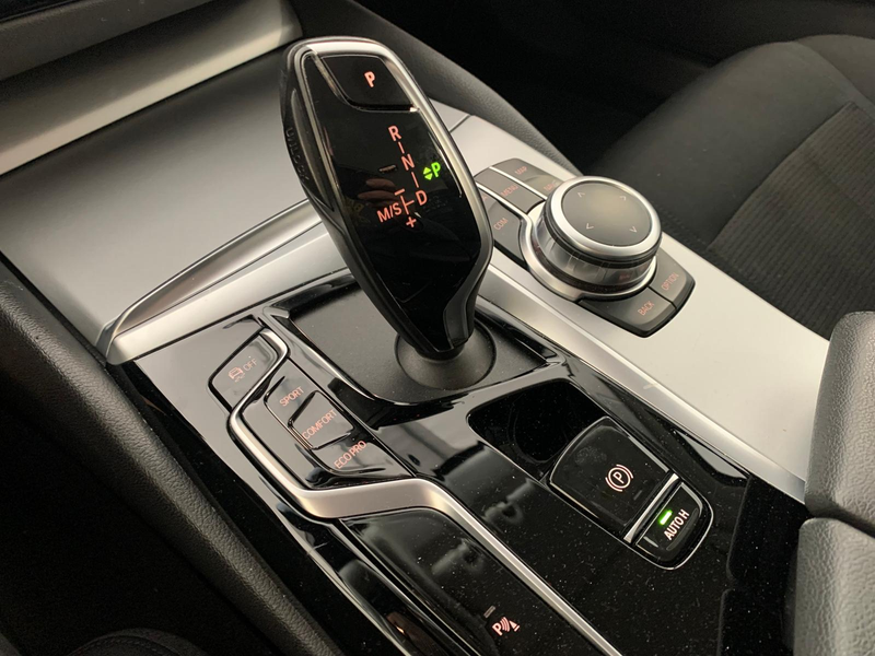 BMW 530 d Live Cockpit Prof|Kamera mit PDC|Carplay — photo 8
