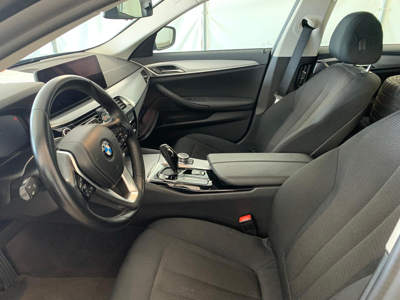 BMW 530 d Live Cockpit Prof|Kamera mit PDC|Carplay — photo 7