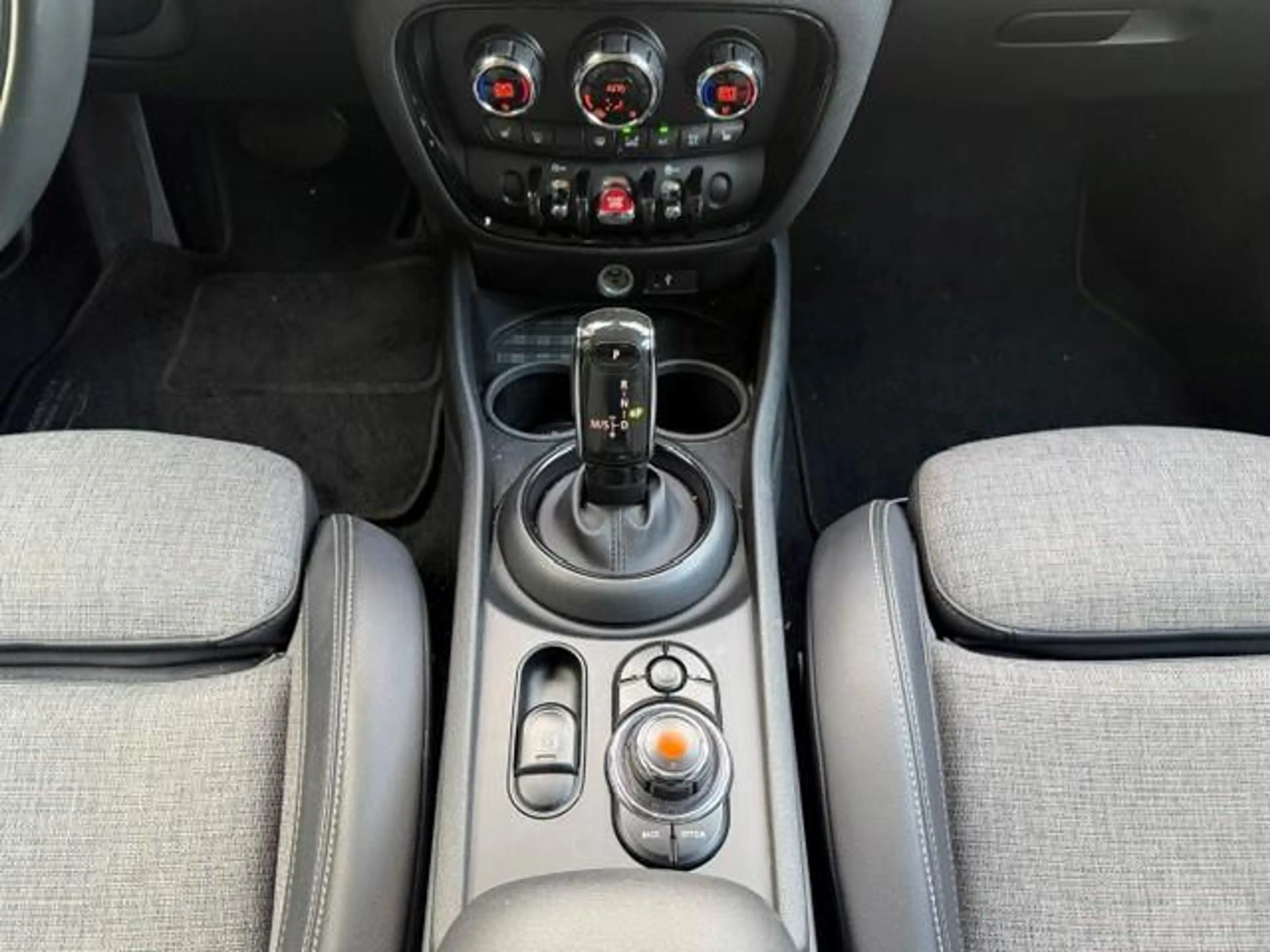 MINI Cooper Clubman 1.5 Pepper Automaat Halfleer/Stoelverwarming/Navig — photo 9