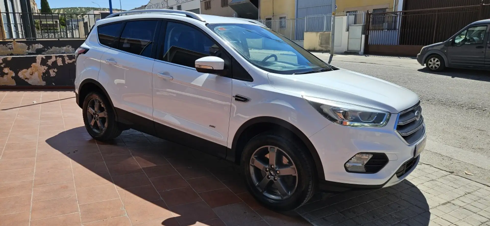 Ford Kuga 2.0TDCi Auto S&S Trend 4x4 150 Blanco - 1