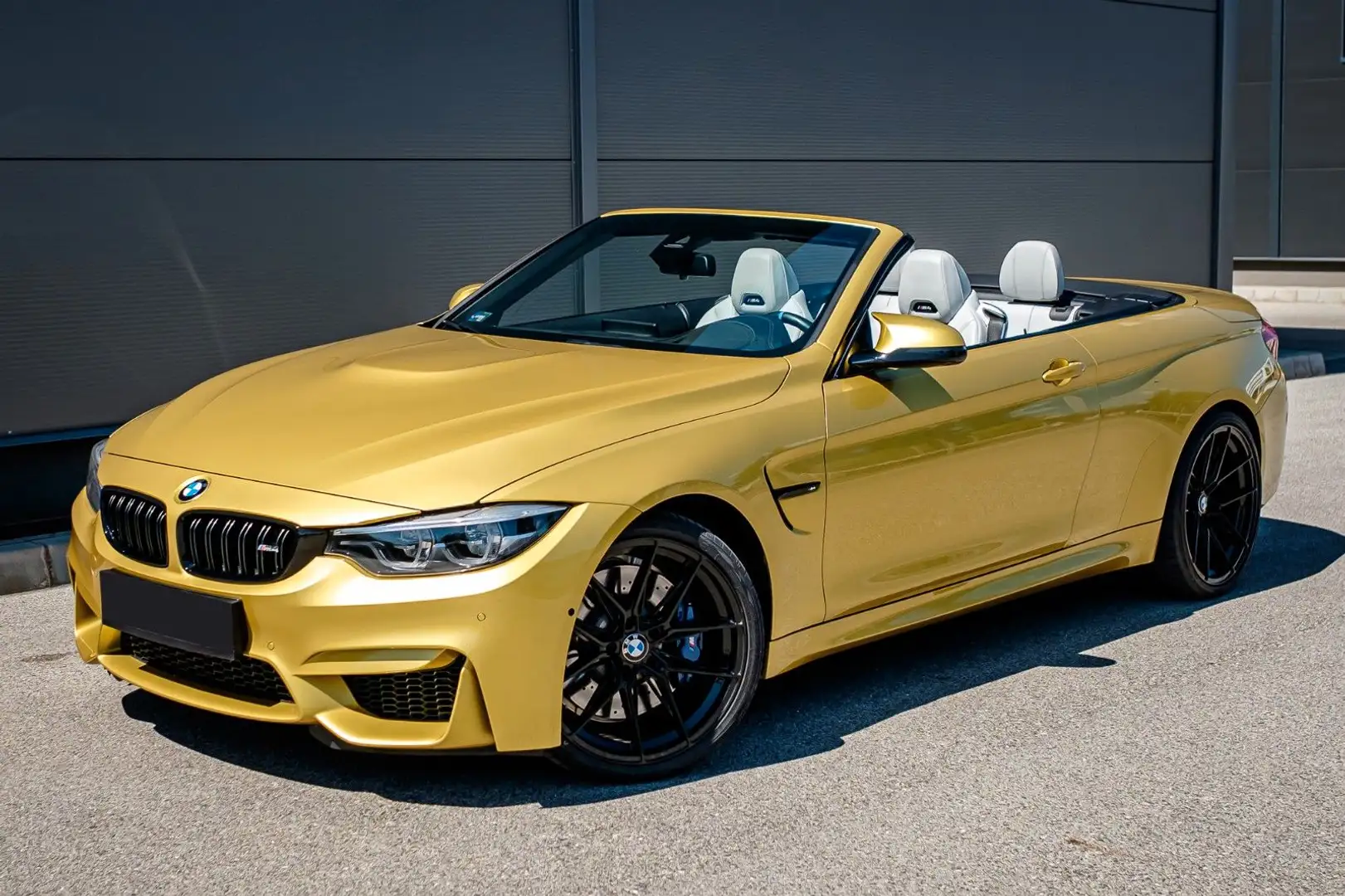 BMW M4 Comp.Cabr.DrAss.SurrWiev.H&K.Akrapov.8Fach20" Jaune - 2