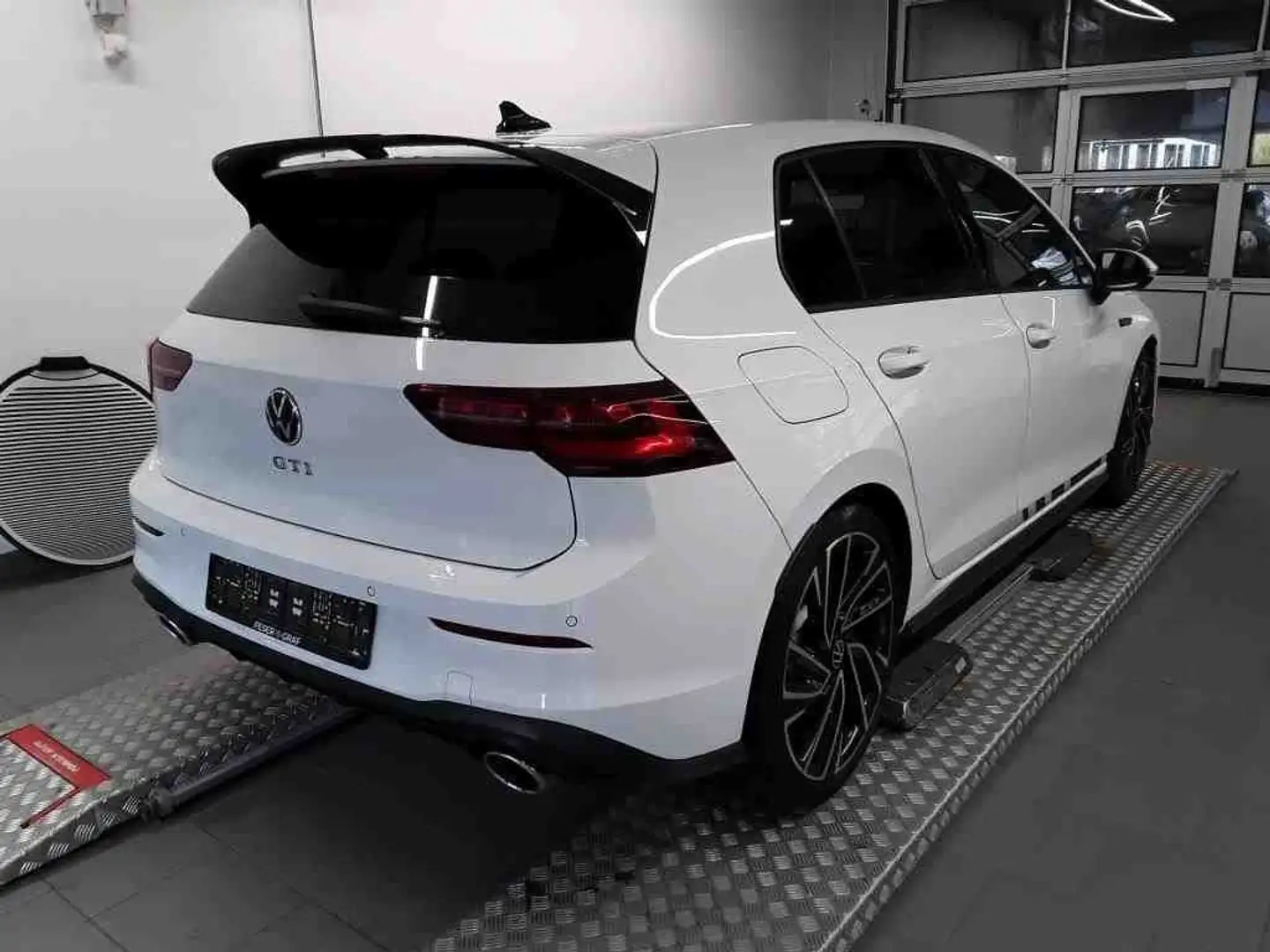 Volkswagen Golf GTI CLUBSPORT NAVI PANO KAMERA SHZG Weiß - 2