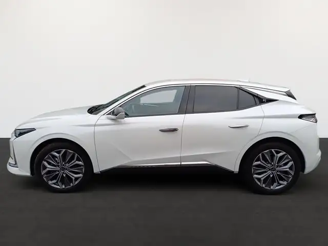 DS Automobiles DS 4 view 5