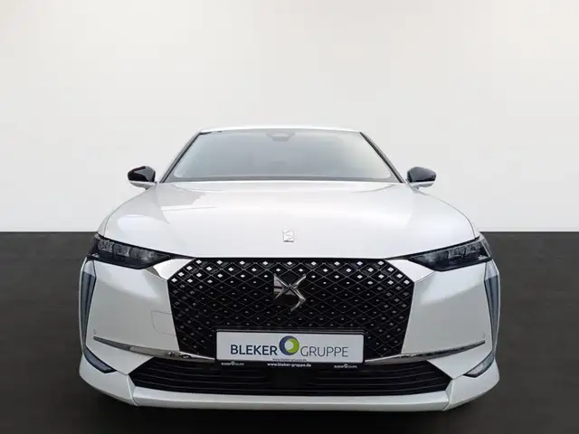 DS Automobiles DS 4 view 3