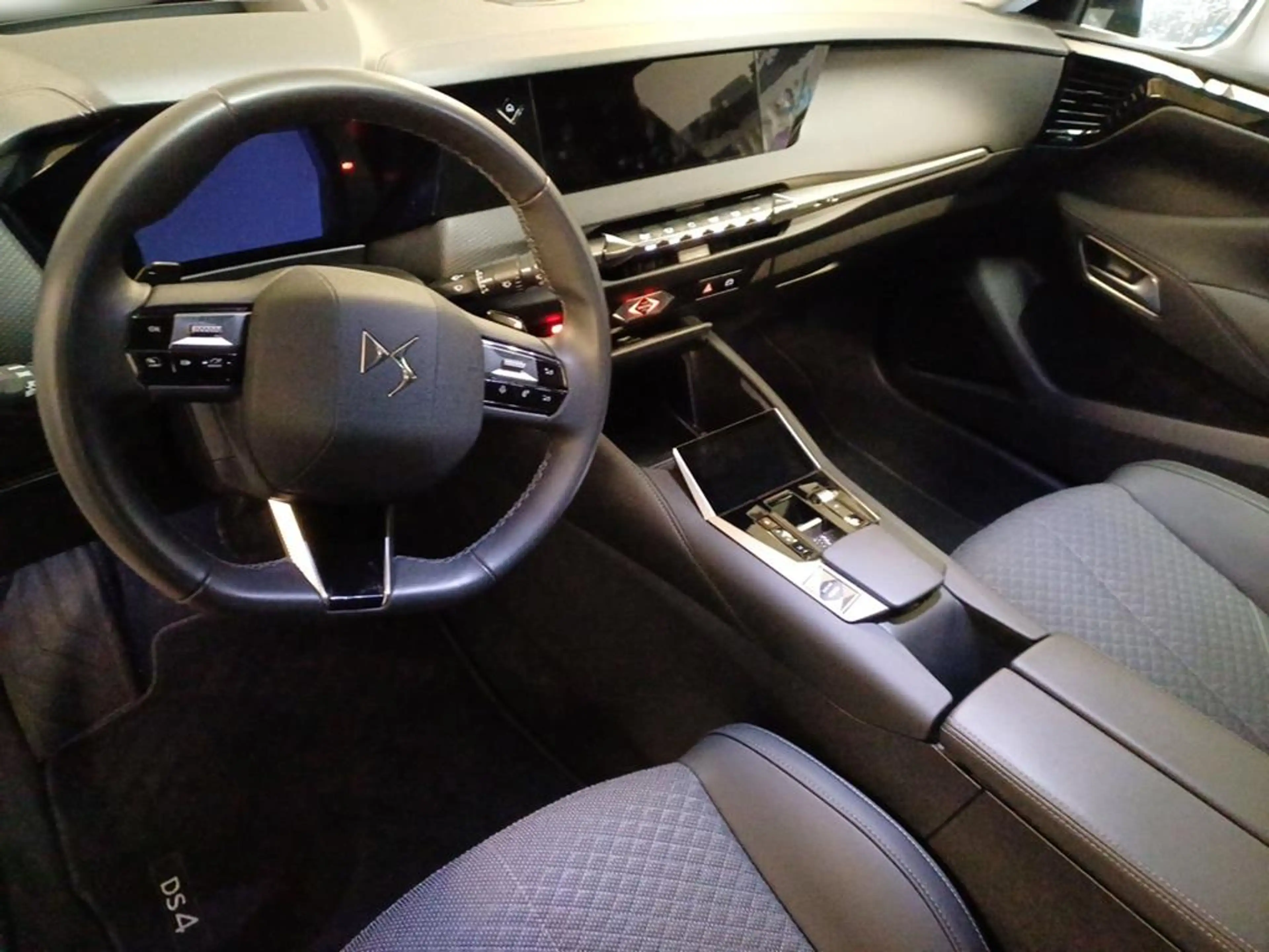 DS Automobiles DS 4 DS 4 PureTech 130 Trocadero — photo 10
