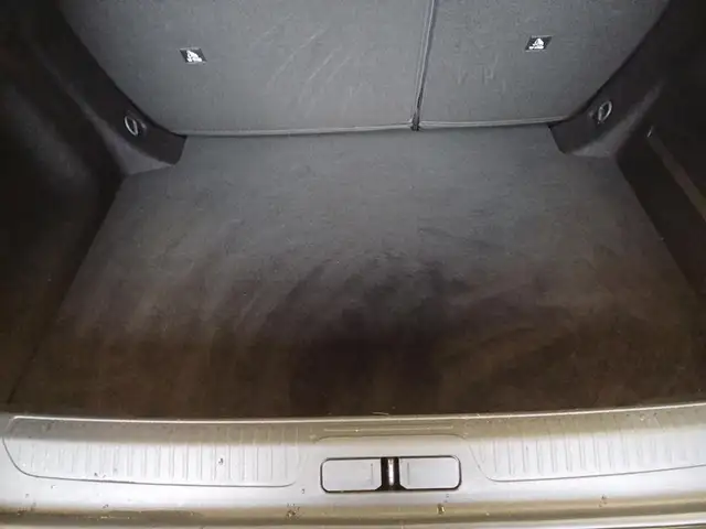 DS Automobiles DS 4 view 9