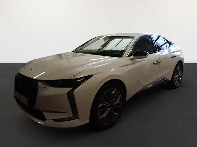 DS Automobiles DS 4 view 2