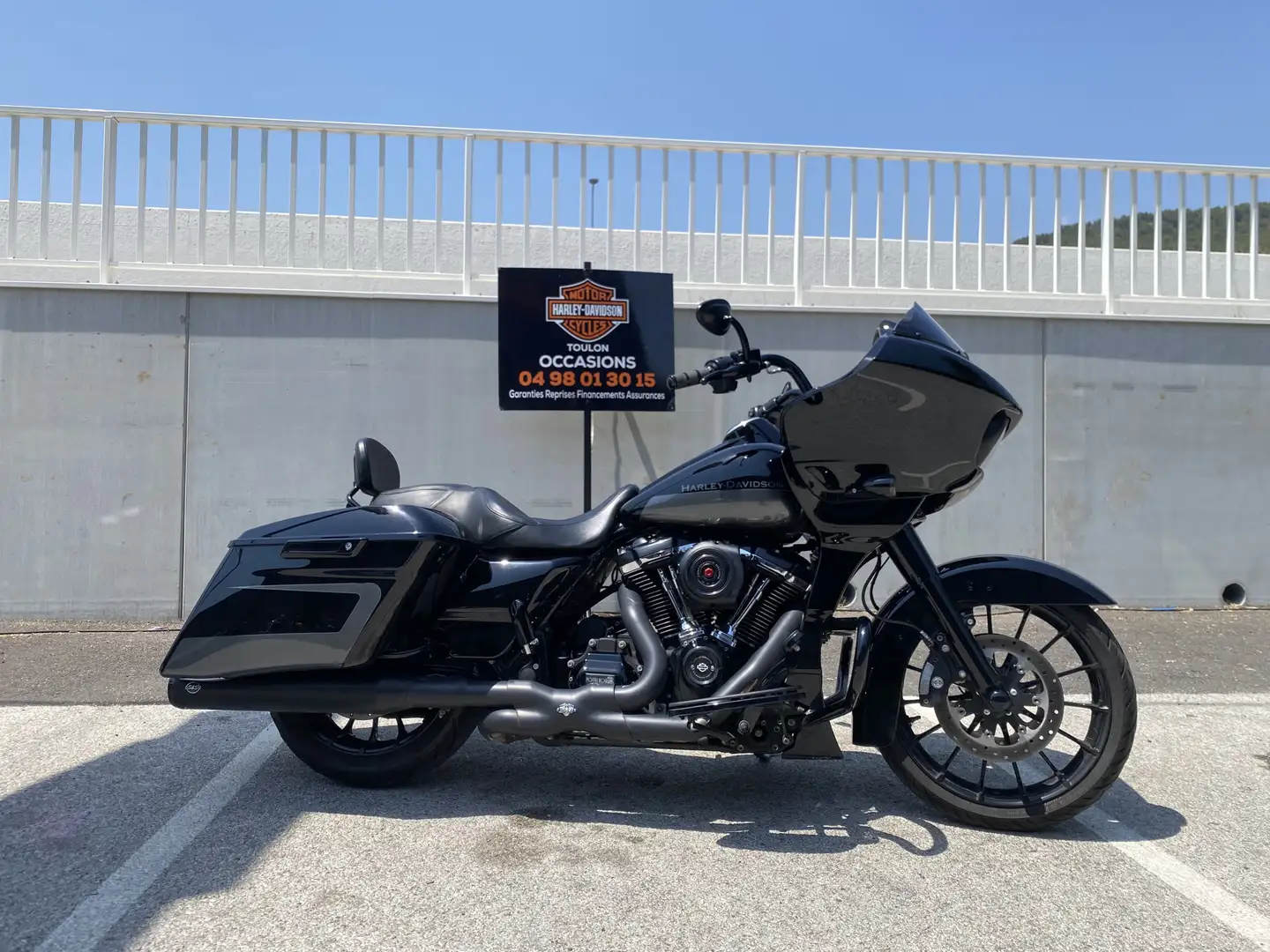 Harley-Davidson Road Glide Noir - 1