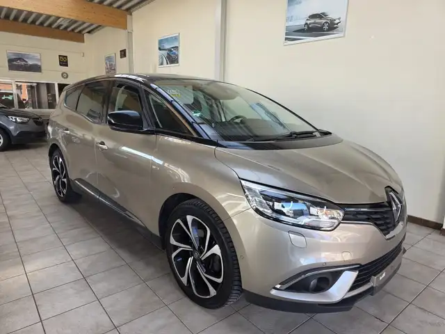 Renault Grand Scenic ENERGY TCe 140 EDC BOSE EDITION